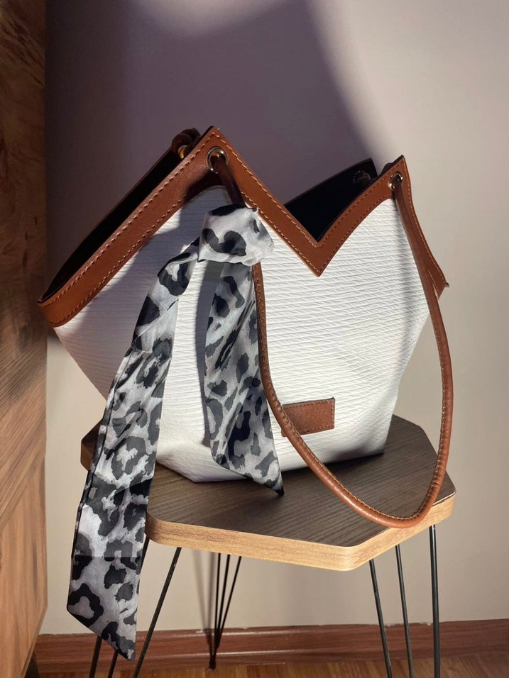 Beyaz Zebra Desenli Deri Kadın Çanta - Görsel 3