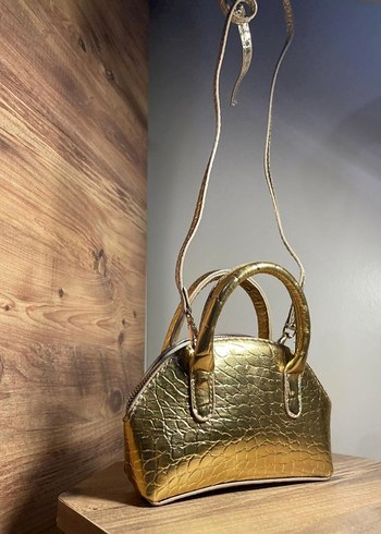 Altın Rengi Yılan Derisi Desenli Kadın Deri Çanta - Görsel 5