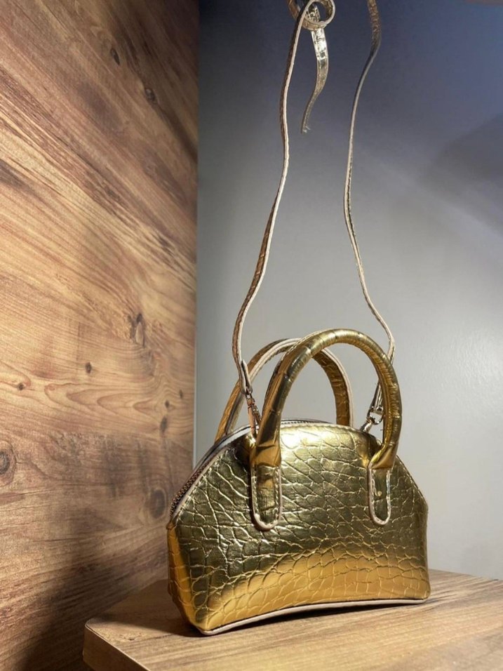 Altın Rengi Yılan Derisi Desenli Kadın Deri Çanta - Görsel 5