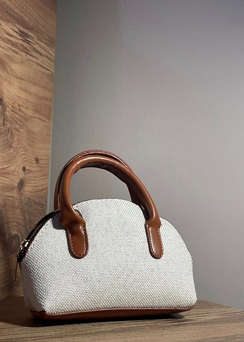 Bej Deri Kulplu Minimalist Kadın Çantası