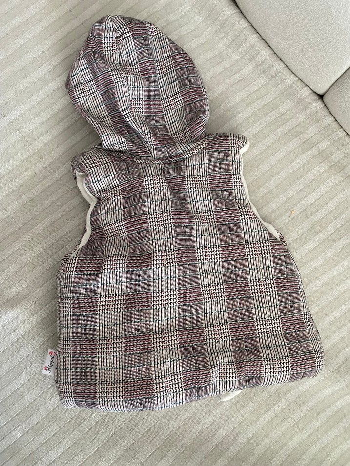 Nakışlı Kapüşonlu Kız Yelek - Görsel 2