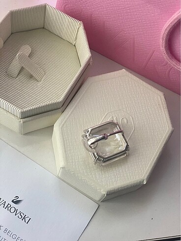 Beden beyaz Renk Swarovski mesmera klipsli küpe