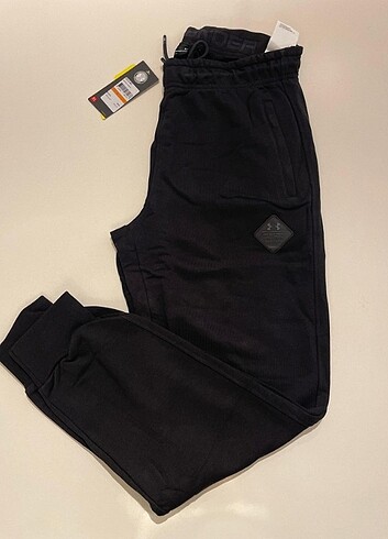 UNDER ARMOUR EŞOFMAN