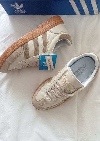 Adidas spor ayakkabı