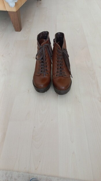 Topuk boyu 8.5 cm