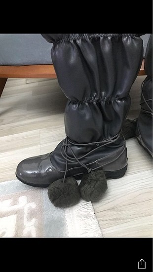 36 Beden Gri ponponlu şişme çizme