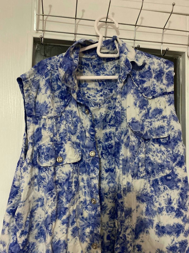 Mavi Batik Desenli Düğmeli Kolsuz Gömlek - Görsel 3