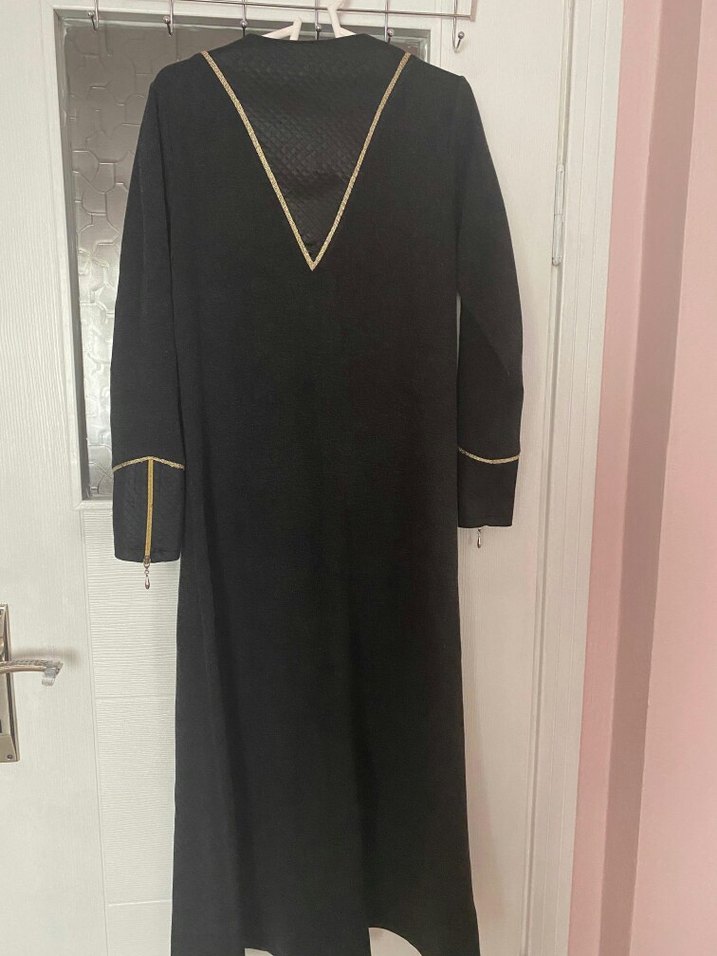 Siyah Uzun Nakışlı Kadın Ferace - Görsel 4