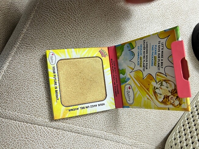Beden The balm highlighter