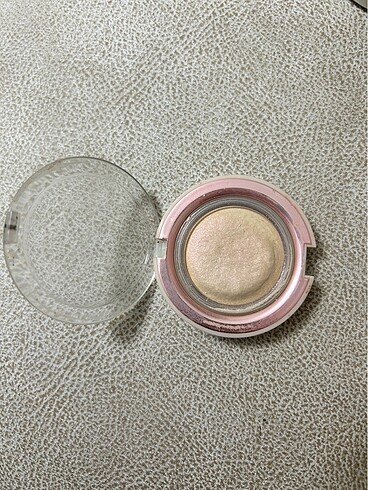 Beden Missha highlighter