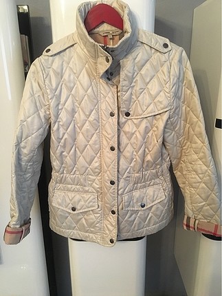 Burberry krem rengi mont