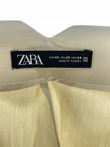 xs Beden çeşitli Renk Zara Kumaş Pantolon %70 İndirimli.