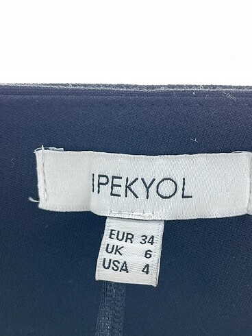 34 Beden siyah Renk ipekyol Kumaş Pantolon %70 İndirimli.