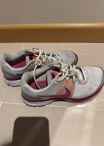 Nike Nike Gri Kadın Spor Ayakkabı