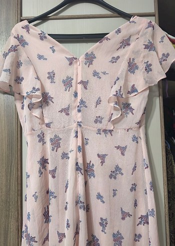 Pembe V Yaka Uzun Elbise Fırfırlı