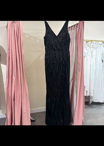 İnci Detaylı Siyah V Yaka Uzun Elbise - Görsel 2