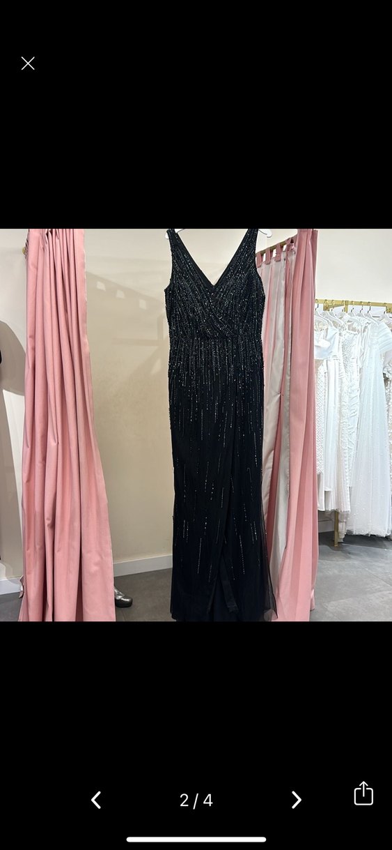 İnci Detaylı Siyah V Yaka Uzun Elbise - Görsel 2