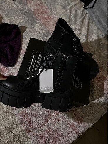 38 Beden Bershka postal bot