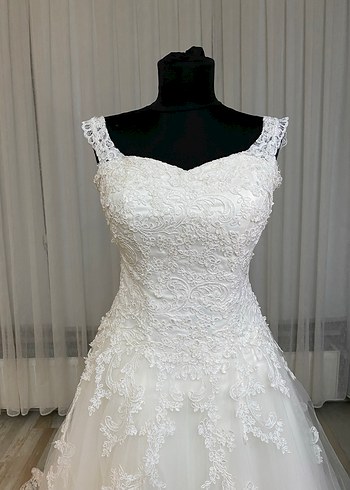 Vitrin Gelinliği Dantel Şıklığı Tam Takım Temiz 36 Beden - Görsel 10