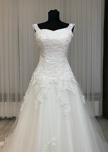 Vitrin Gelinliği Dantel Şıklığı Tam Takım Temiz 36 Beden - Görsel 9