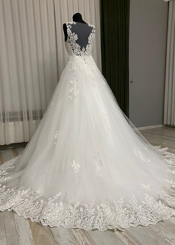 Dantel detay ve taş işlemeli harika şık gelinlik 34-36 beden - Görsel 4