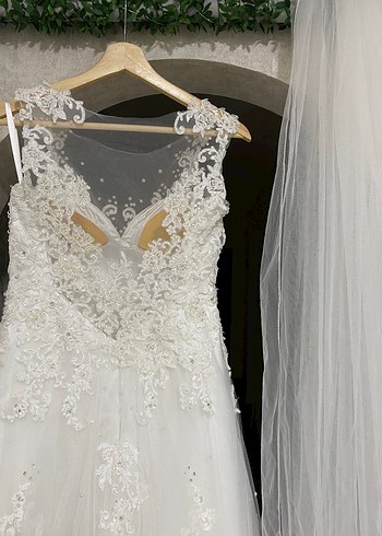 Dantel detay ve taş işlemeli harika şık gelinlik 34-36 beden - Görsel 11