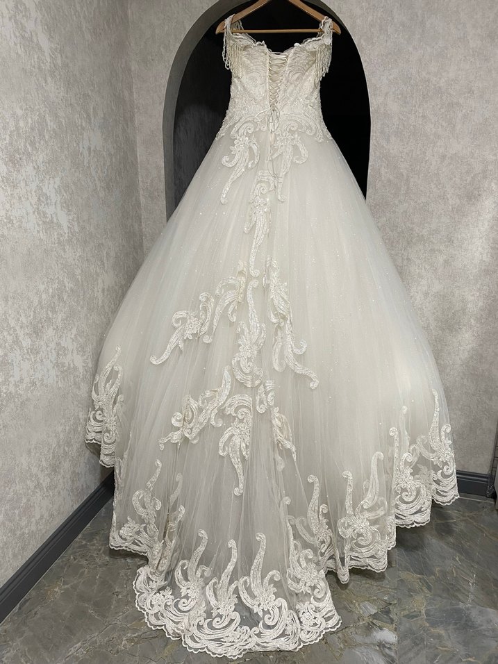 Kolları Boncuk Detaylı İşlemeli İpli Gelinlik 36-38 - Görsel 5