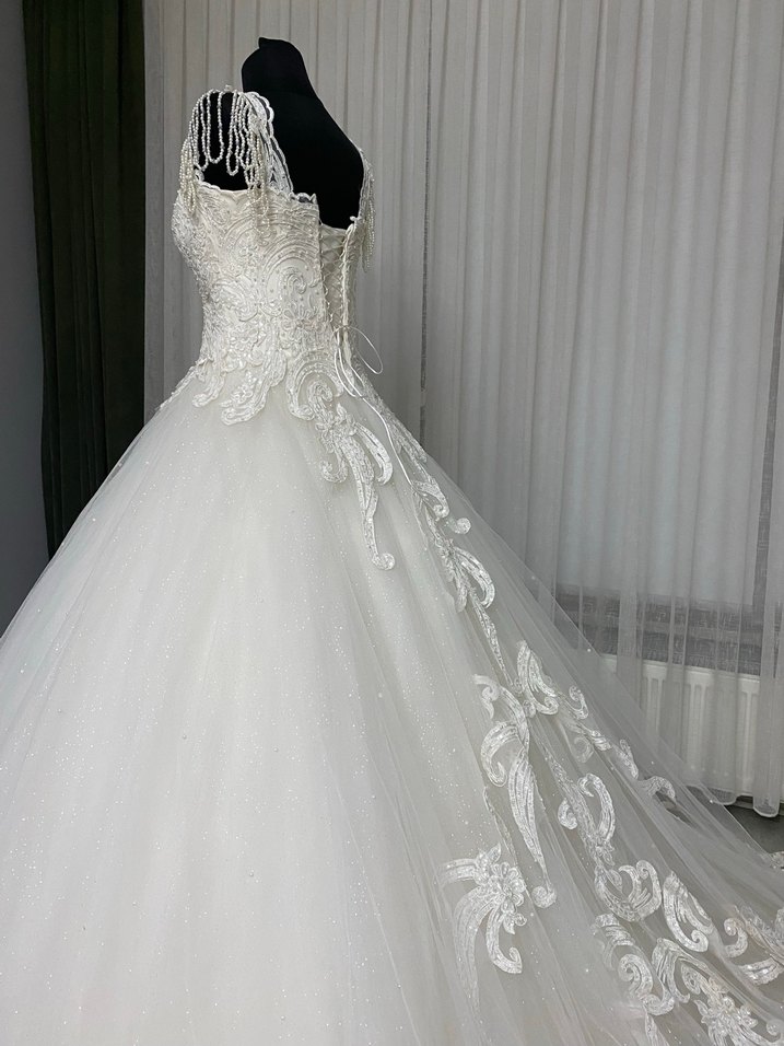 Kolları Boncuk Detay İpli Gelinlik İşlemeli 36-38 - Görsel 2