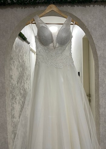 V Yaka Taş İşlemeli İpli Helen Gelinlik Tam Takım Vitrin Ürünü - Görsel 17