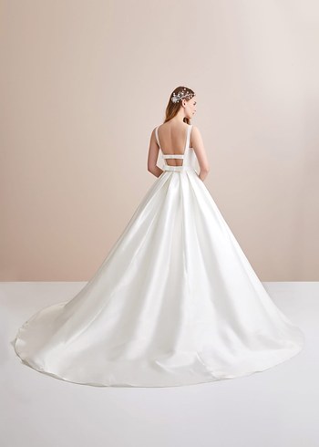 Oleg Cassini xs