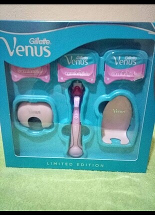 GİLLETTE VENÜS SETİ 3 âdet başlık hediyeli