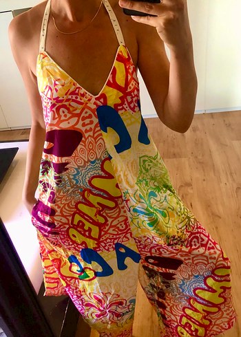 Diğer Renkli Batik Desenli Uzun V Yakalı Elbise
