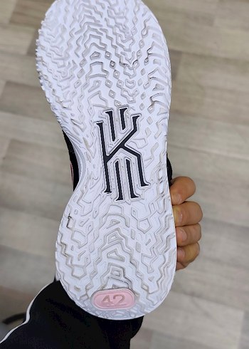 Nike kyrie Yılan Desenli Siyah Renkli Basketbol Ayakkabısı - Görsel 5