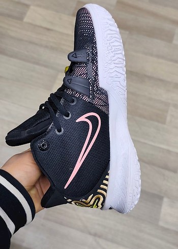 Nike kyrie Yılan Desenli Siyah Renkli Basketbol Ayakkabısı - Görsel 3