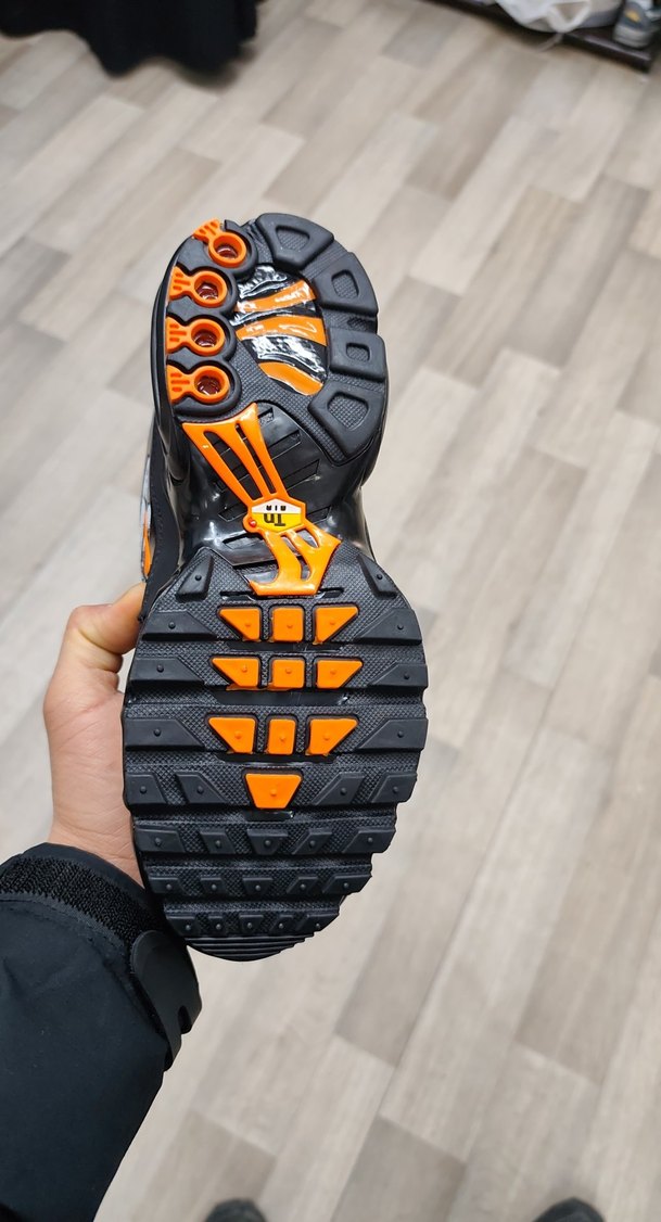 Nike Air Max plus Erkek Gri Bağcıklı Tie-Dye Sneakers - Görsel 4