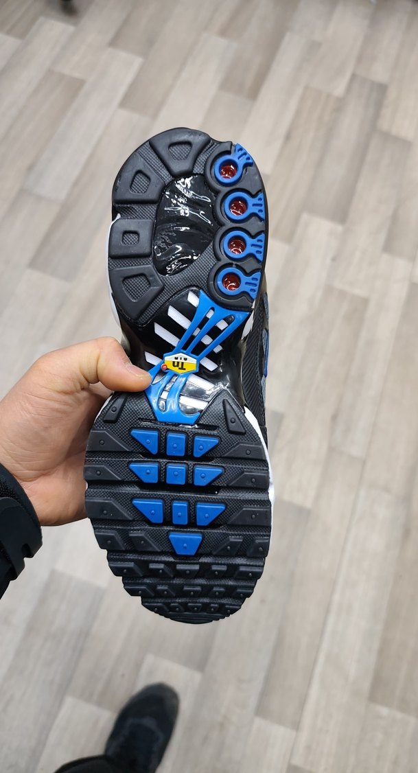 Nike Air Max plus Gri Yılan Desenli Bağcıklı Erkek Spor Ayakkabı - Görsel 4