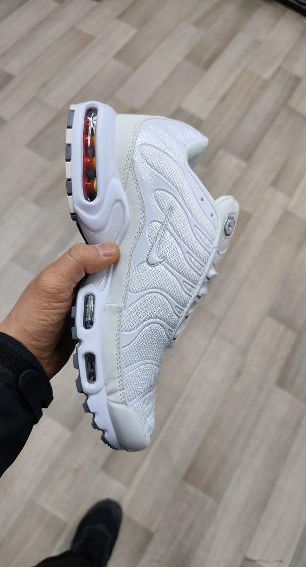 Nike Air Max plus Beyaz Erkek Spor Ayakkabı Puf Detaylı - Görsel 3