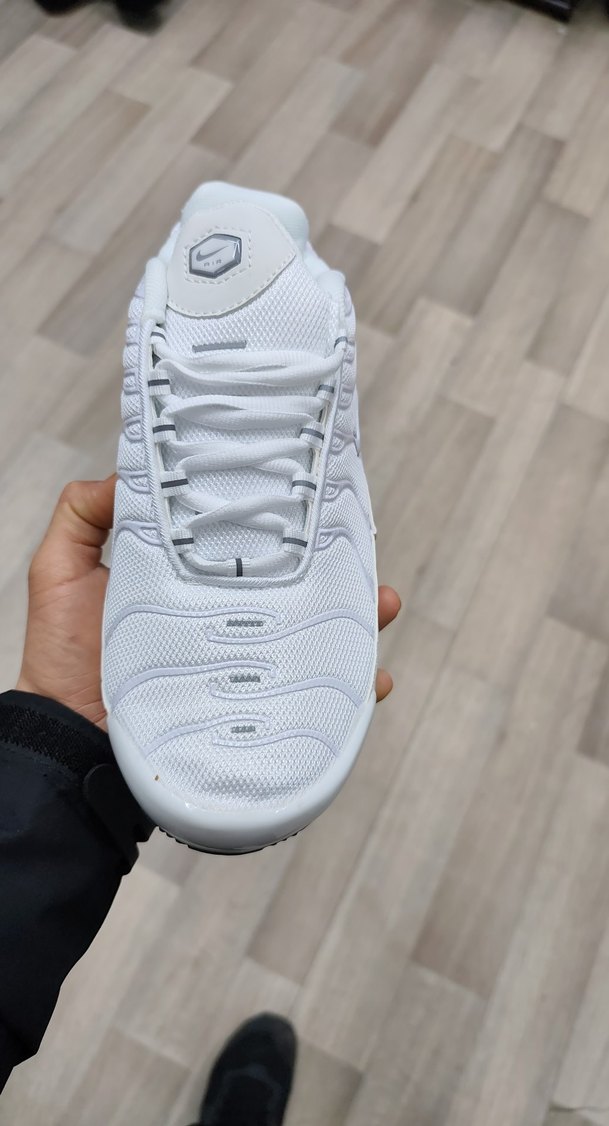 Nike Air Max plus Beyaz Erkek Spor Ayakkabı Puf Detaylı - Görsel 2