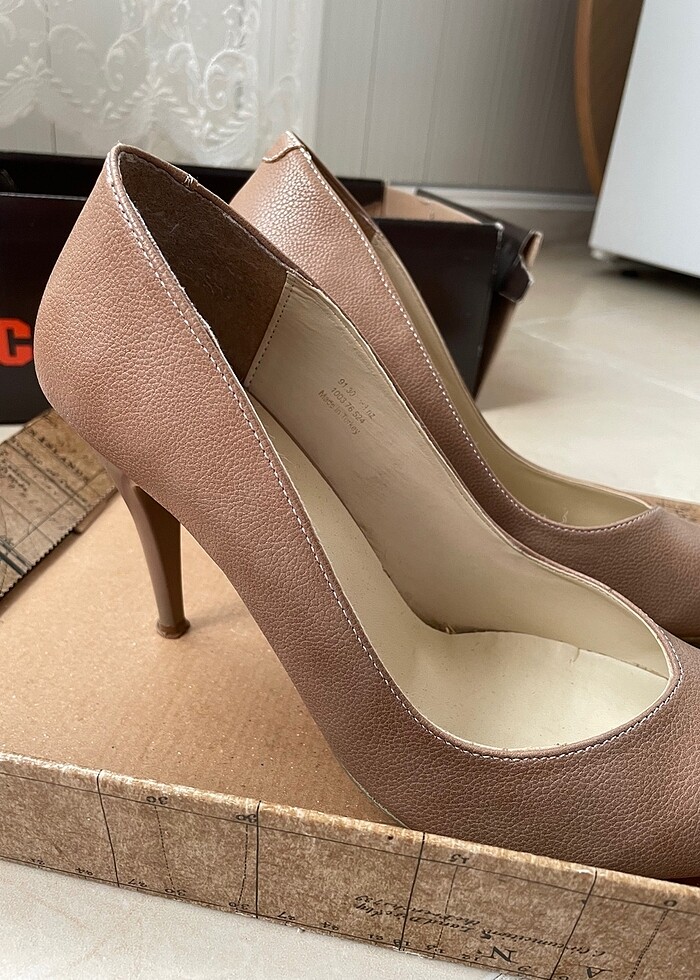 Topuklu ayakkabı - Görsel 2