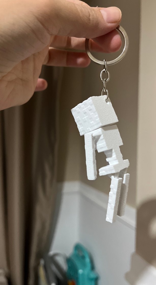 Beyaz Minimalist Robot Anahtarlık - Görsel 2