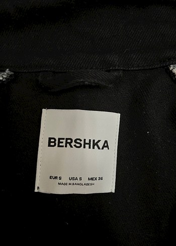 Bershka Siyah Yüksek Yakalı Fermuarlı Kadın Ceket