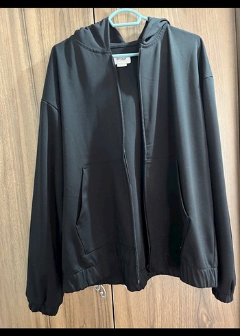 Siyah Kapüşonlu Fermuarlı  Ceket - Görsel 3