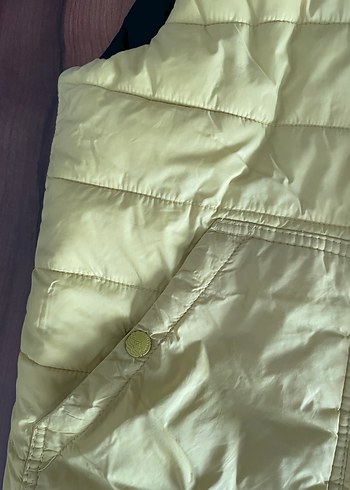 Erkek Çocuk Kapüşonlu Sarı Siyah Yelek - Görsel 3