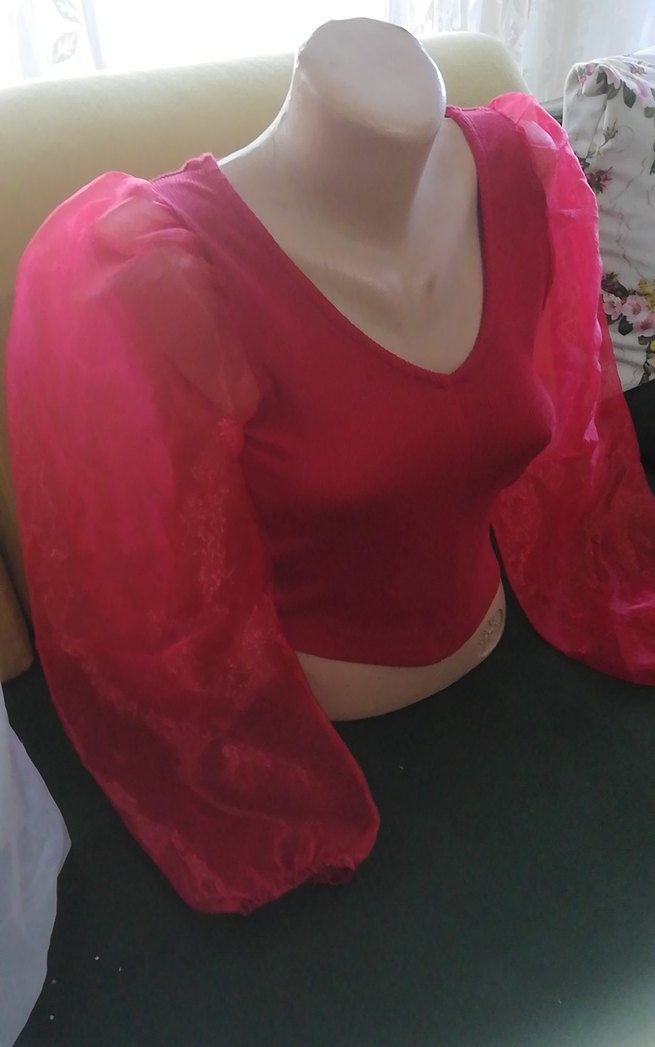 Parlak kırmızı V Yaka Drapeli Bluz - Görsel 2