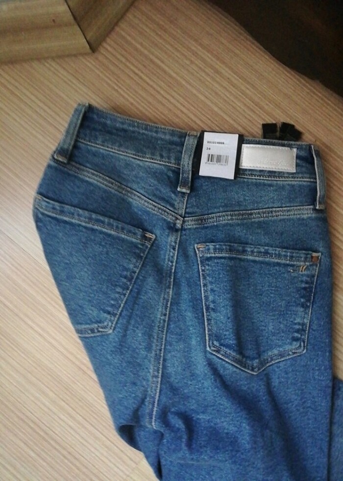 Mavi marka etikette 24/27 yazıyor  - Görsel 3