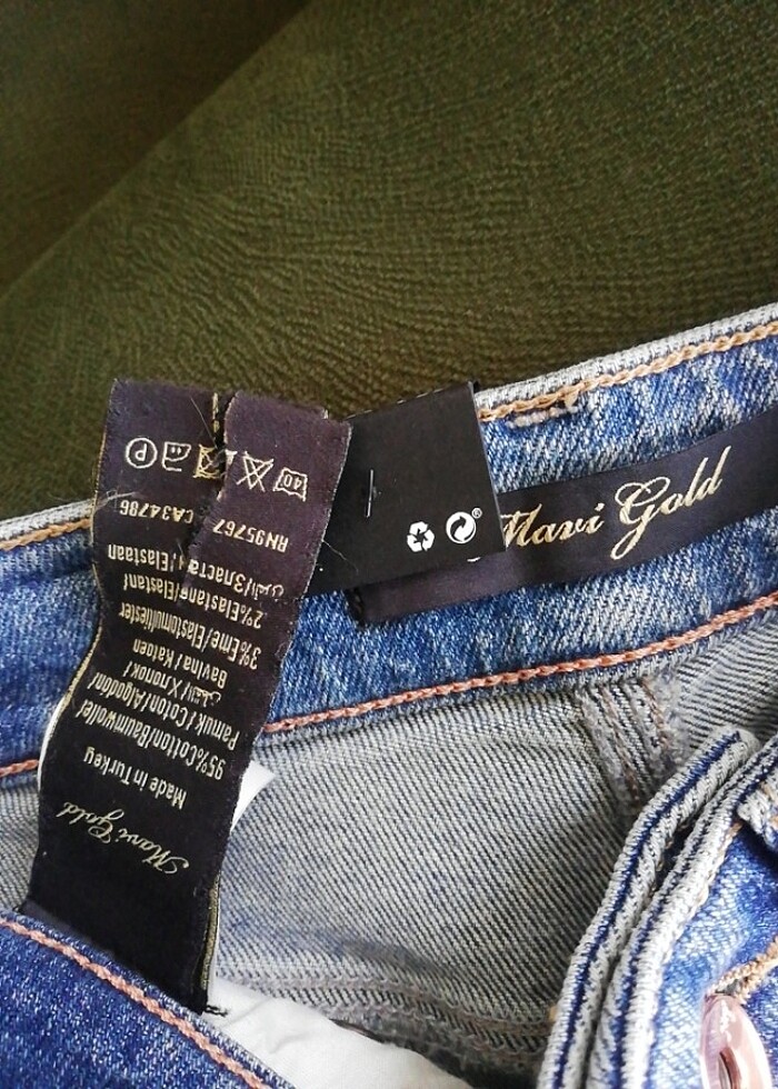 Mavi marka etikette 24/27 yazıyor  - Görsel 5