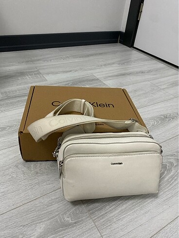 Calvin Klein Beyaz Çanta