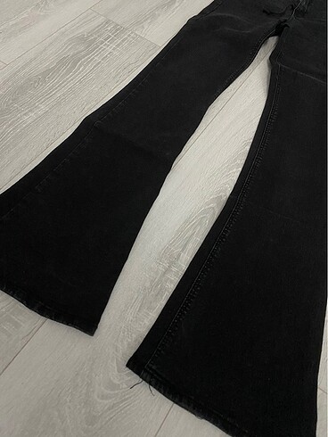 32 Beden siyah Renk Pull & Bear İspanyol Pantolon