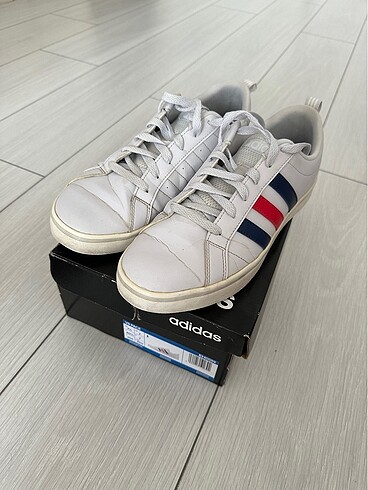 Adidas Spor Ayakkabı
