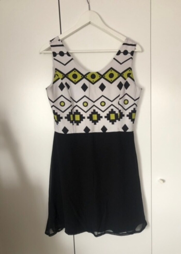 Altı siyah üstü desenli elbise - Görsel 2